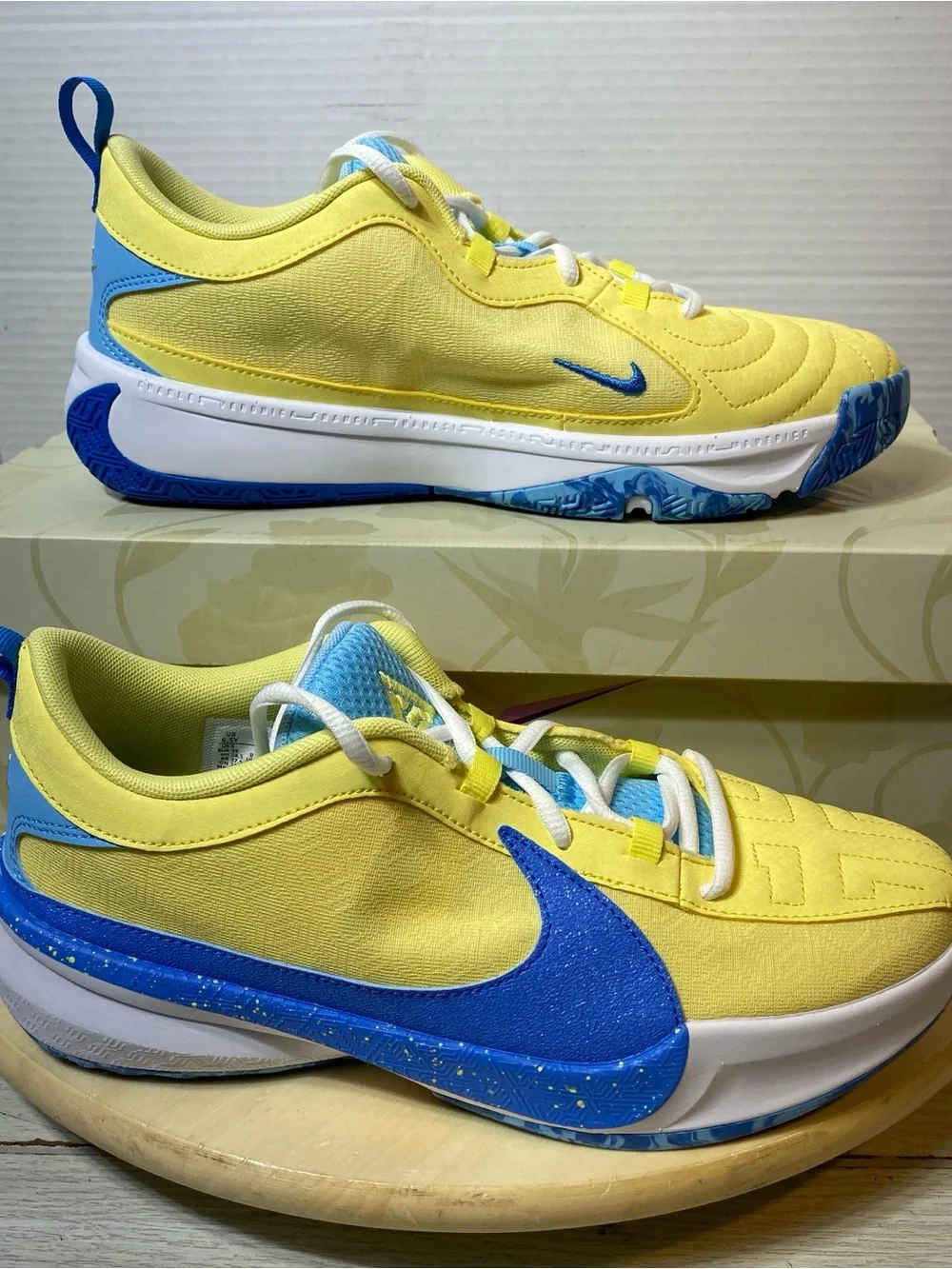 Nike Giannis Immortality 3 GS Yellow/blue Kids Youth Size 6.5 Sneakers DZ4486